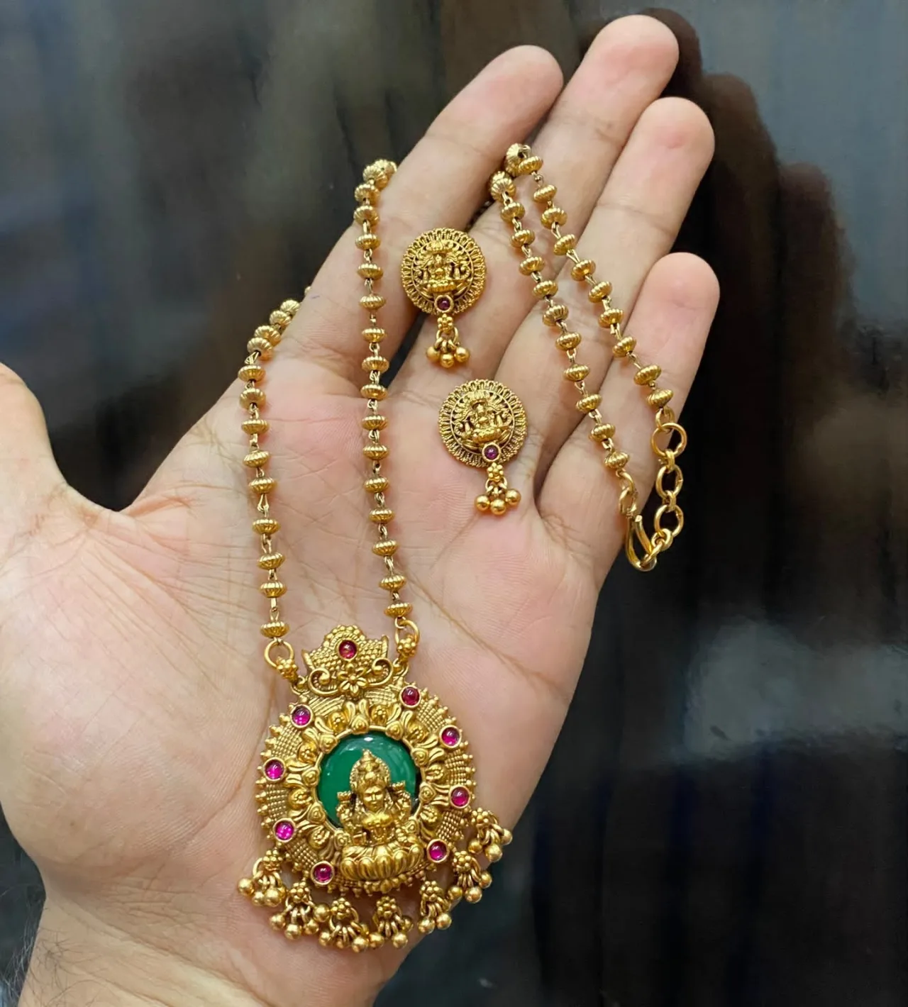 Chain pendant set