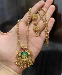 Chain pendant set view 3