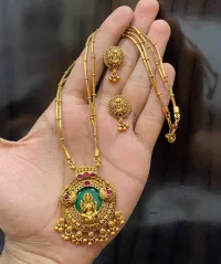 Chain pendant set view 4