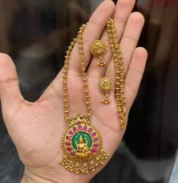 Chain pendant set view 9